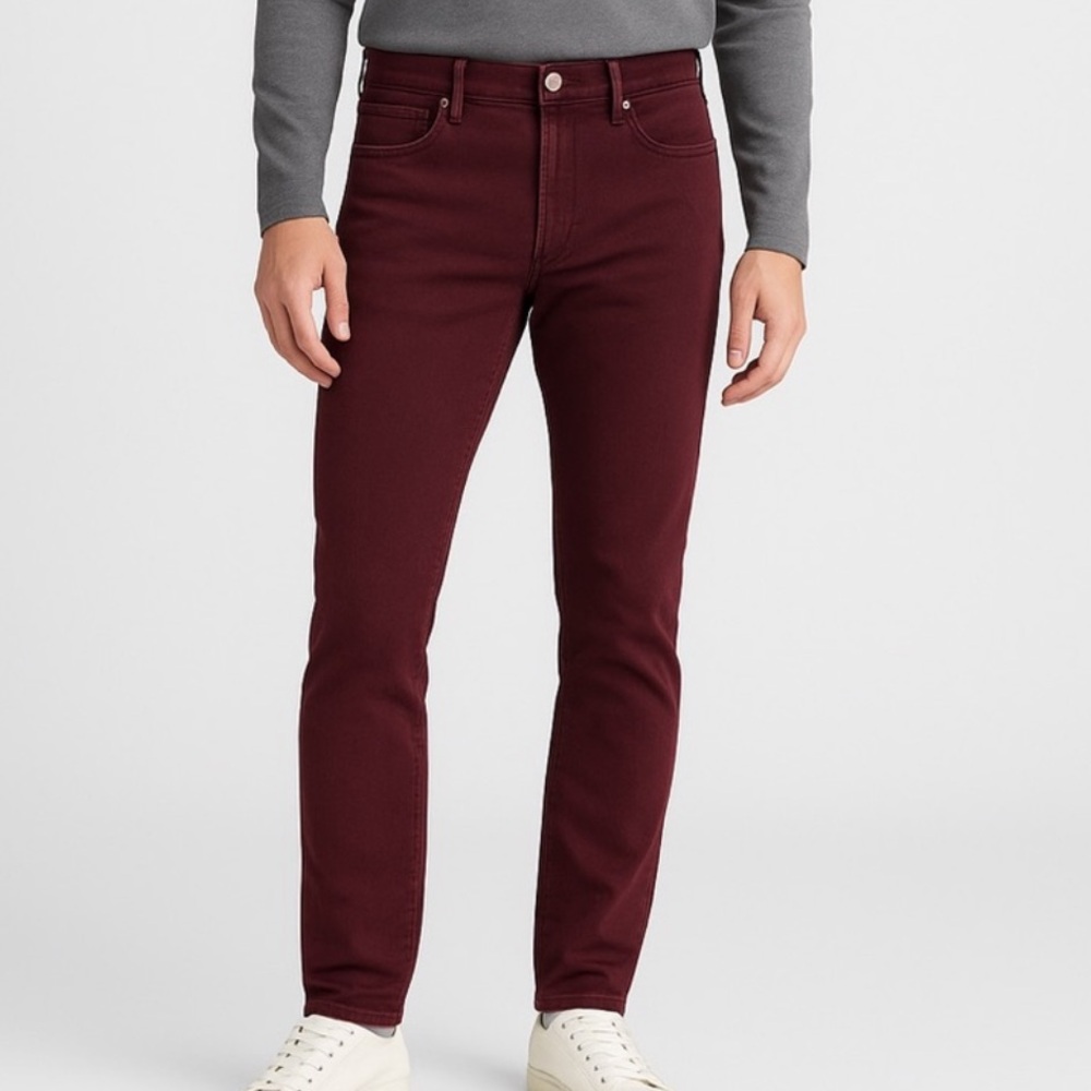 Uniqlo Men's Slim Jeans in Burgundy